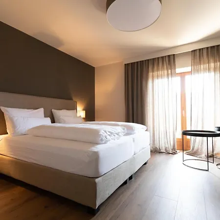 Noessinghof Bed & Breakfast Tirolo